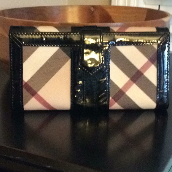 Burberry Handbags - Burberry Black Patent Super Nova Check Wallet